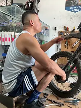 Paul22cm- live sex cam