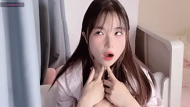 guoguo-77 live sex cam