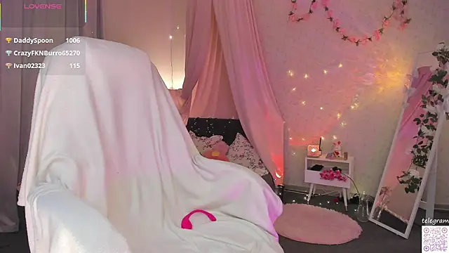 lilly_Cherry_ live sex cam