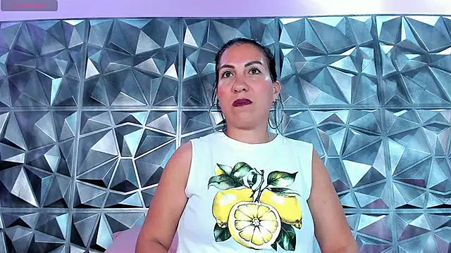 AmberJoyMilf's cam snapshot