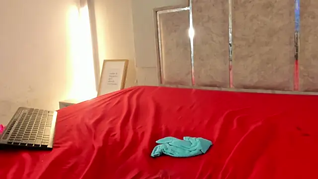 GabyyJones live sex cam