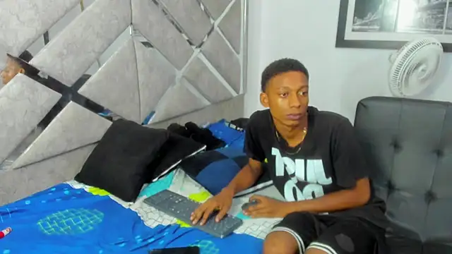 EvaxEmma live sex cam