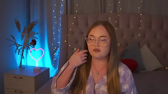 FeliciaLorne's cam snapshot