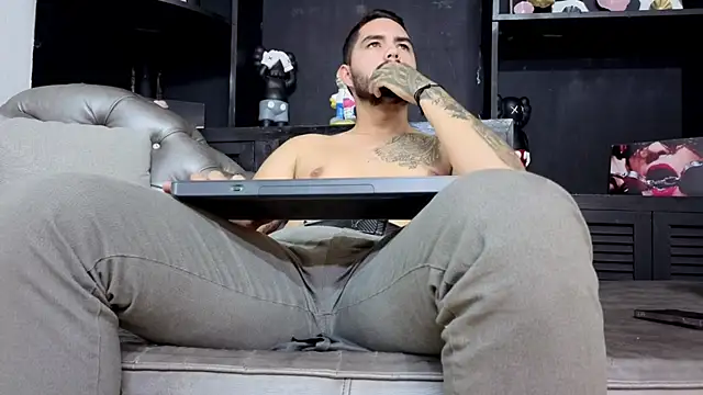 matteosantos live sex cam