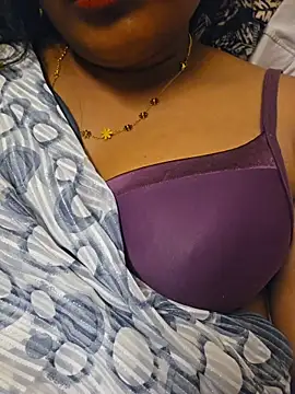 yazhini's cam snapshot