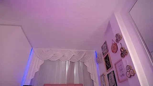 IsabelleDaza's cam snapshot