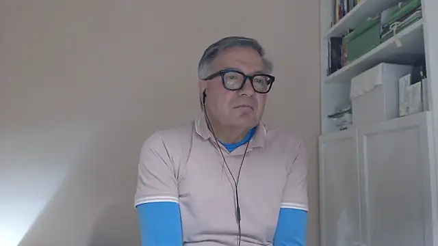 YOU6me's cam snapshot