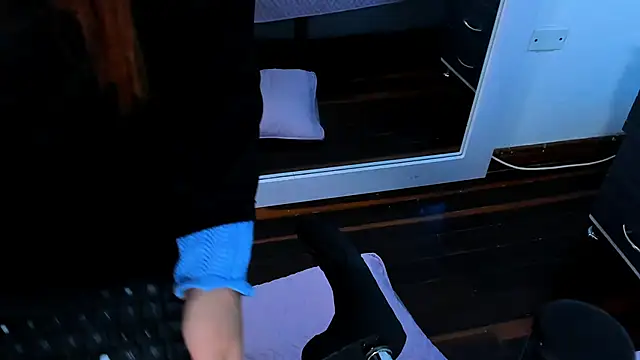 AdeleJhones live sex cam