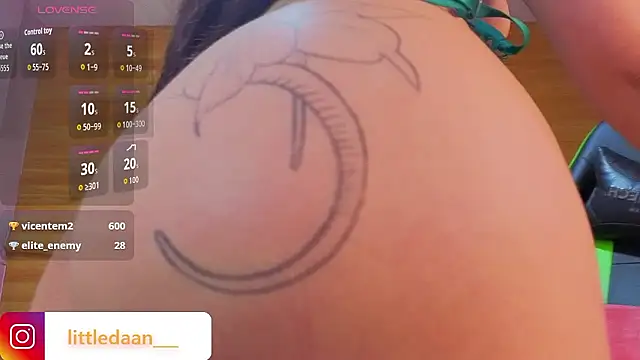 Abril_Velvet_a_ live sex cam