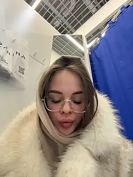 KristiRich live sex cam