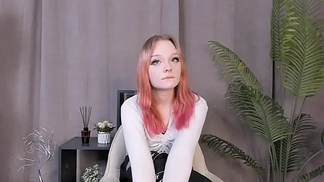 KrissyHjelle's cam snapshot