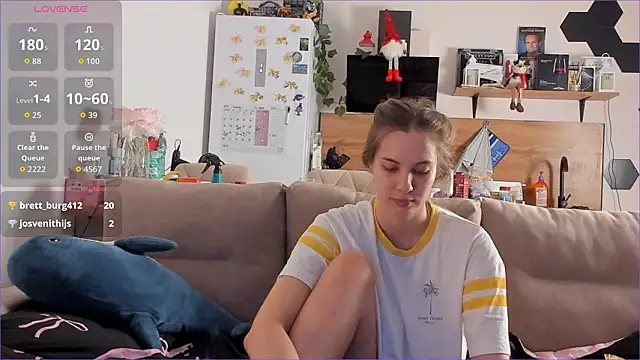 Girl_alone_home live sex cam