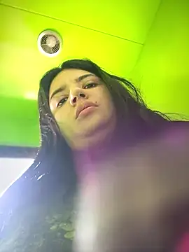 horny_roomiess live sex cam