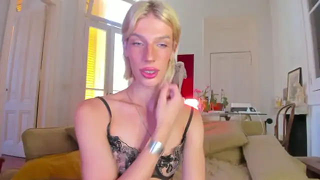 AliceSnowCatt live sex cam