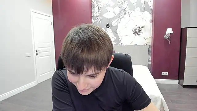 EmiliaYours live sex cam