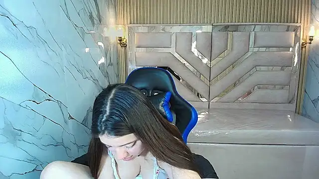 emily__r__'s cam snapshot