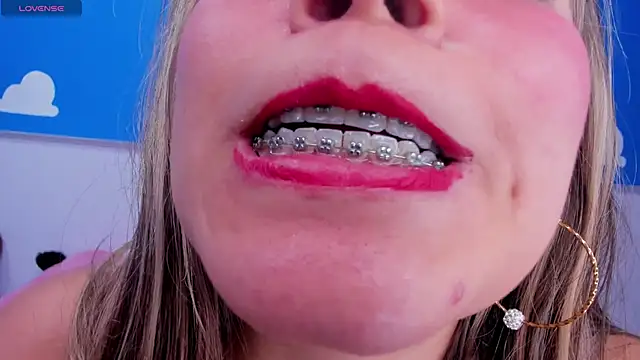 miss__evolet's cam snapshot