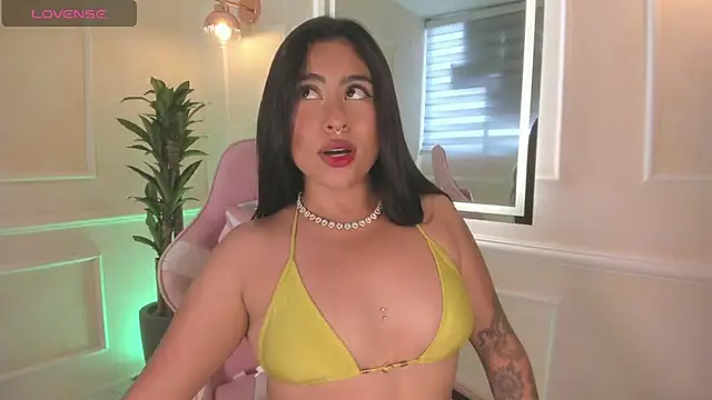 ThamaraGen_'s cam snapshot