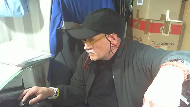 nonnomaturobisex's cam snapshot