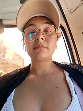 Lily-o's cam snapshot