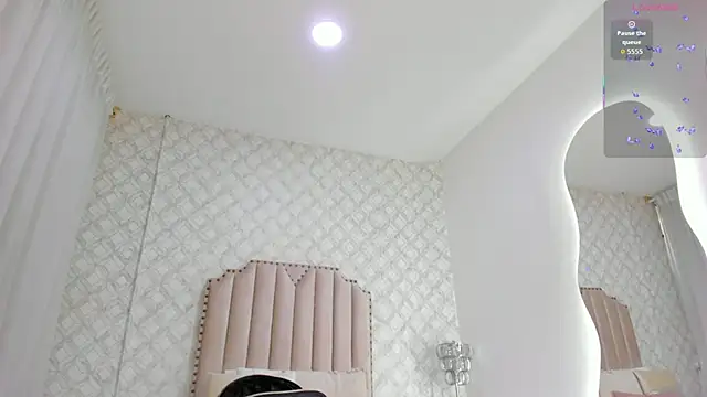 Pia_Johnson_'s cam snapshot