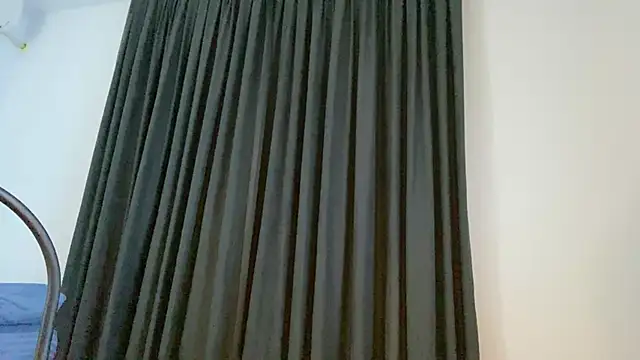 loolashow's cam snapshot