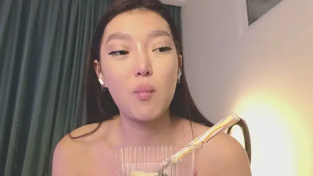 AudreyMell live sex cam