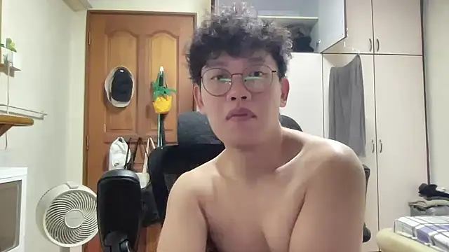 Passionatetwink2 live sex cam