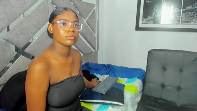 EvaxEmma live sex cam