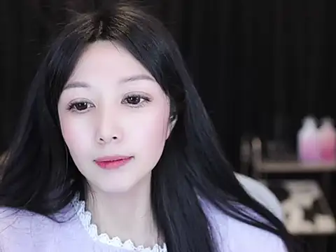 Nuyoah-77 live sex cam