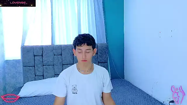 FelipeGonzalezz live sex cam