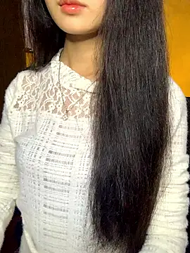 Nhinhi18 live sex cam