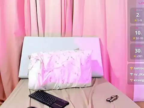 Samantha_Peach_'s cam snapshot