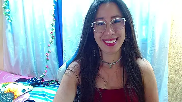 Gia_leinn live sex cam