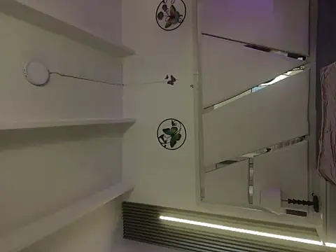 Mia_garcia28 live sex cam