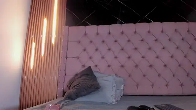 AinaPink's cam snapshot