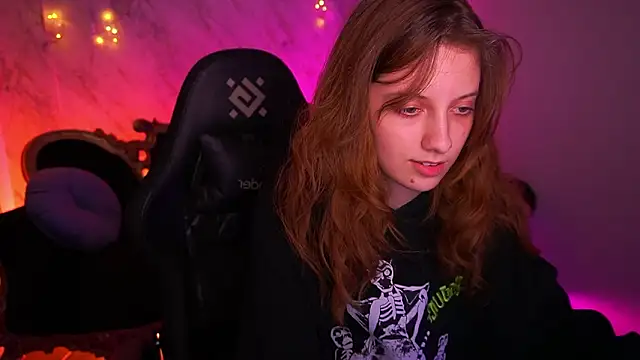 CuteeFoxy's cam snapshot