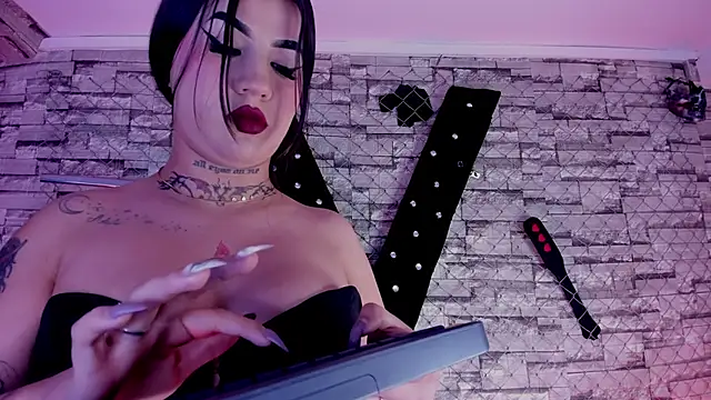 Miss_Juliett_bdsm live sex cam