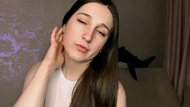 NoisyGreta live sex cam