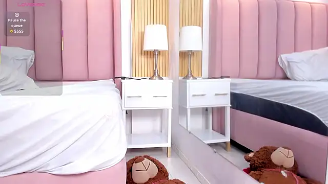 Emily_Jonness_ live sex cam