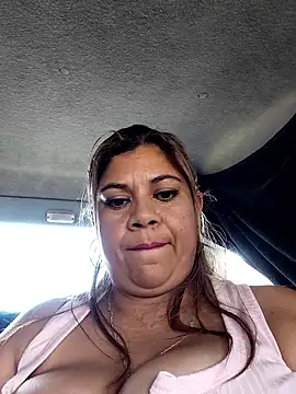 Laura-Hernandez live sex cam