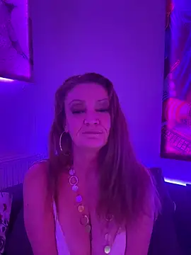 gabi-milf's cam snapshot