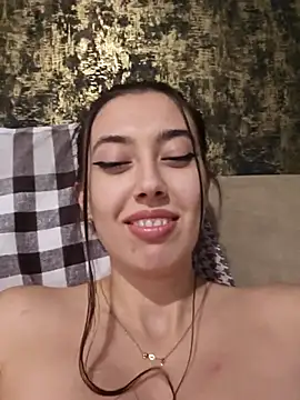 Virgin_Pussy_SquirtX live sex cam