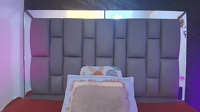 _MiaBrown_'s cam snapshot