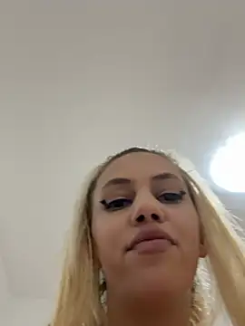 CellineGold's cam snapshot