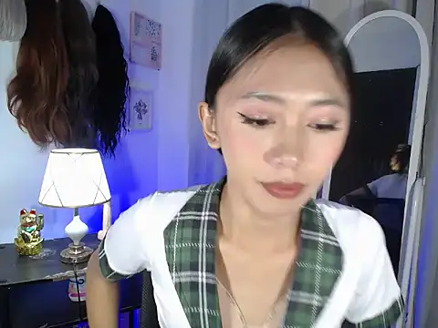 lovely_kiannaHugecock live sex cam