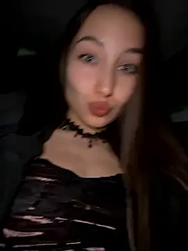 ICrazyOneIRL live sex cam