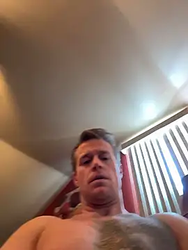 DILFiGuess1 live sex cam