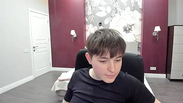 EmiliaYours live sex cam