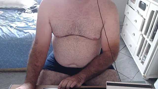 MysterBearMG live sex cam